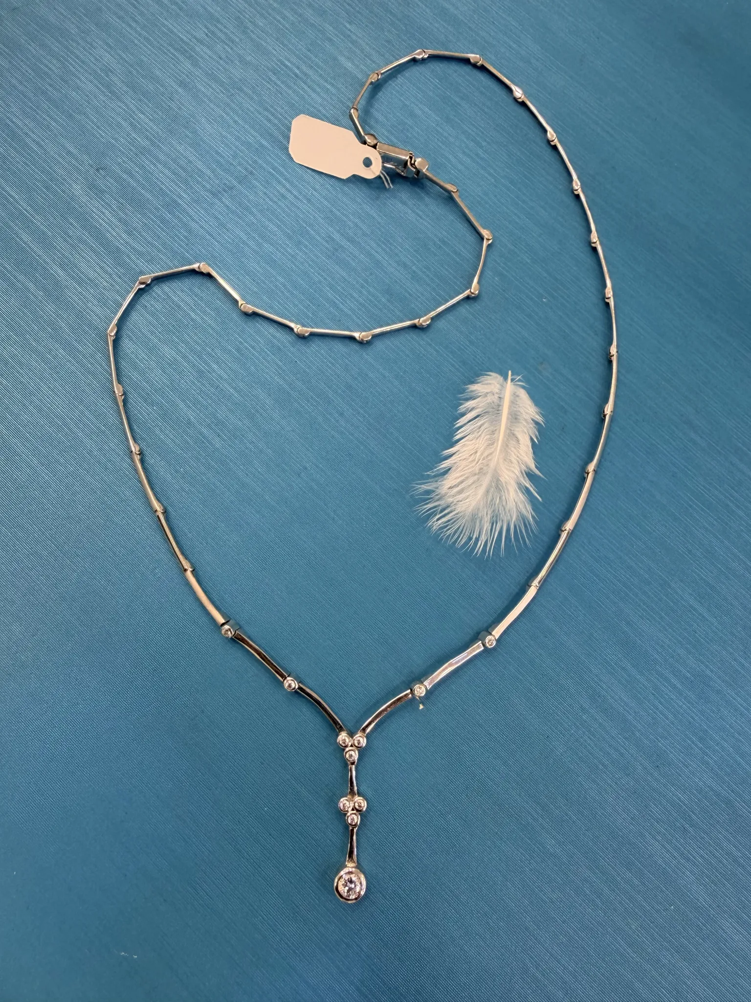 Beyaz Altın Taşlı Kolye