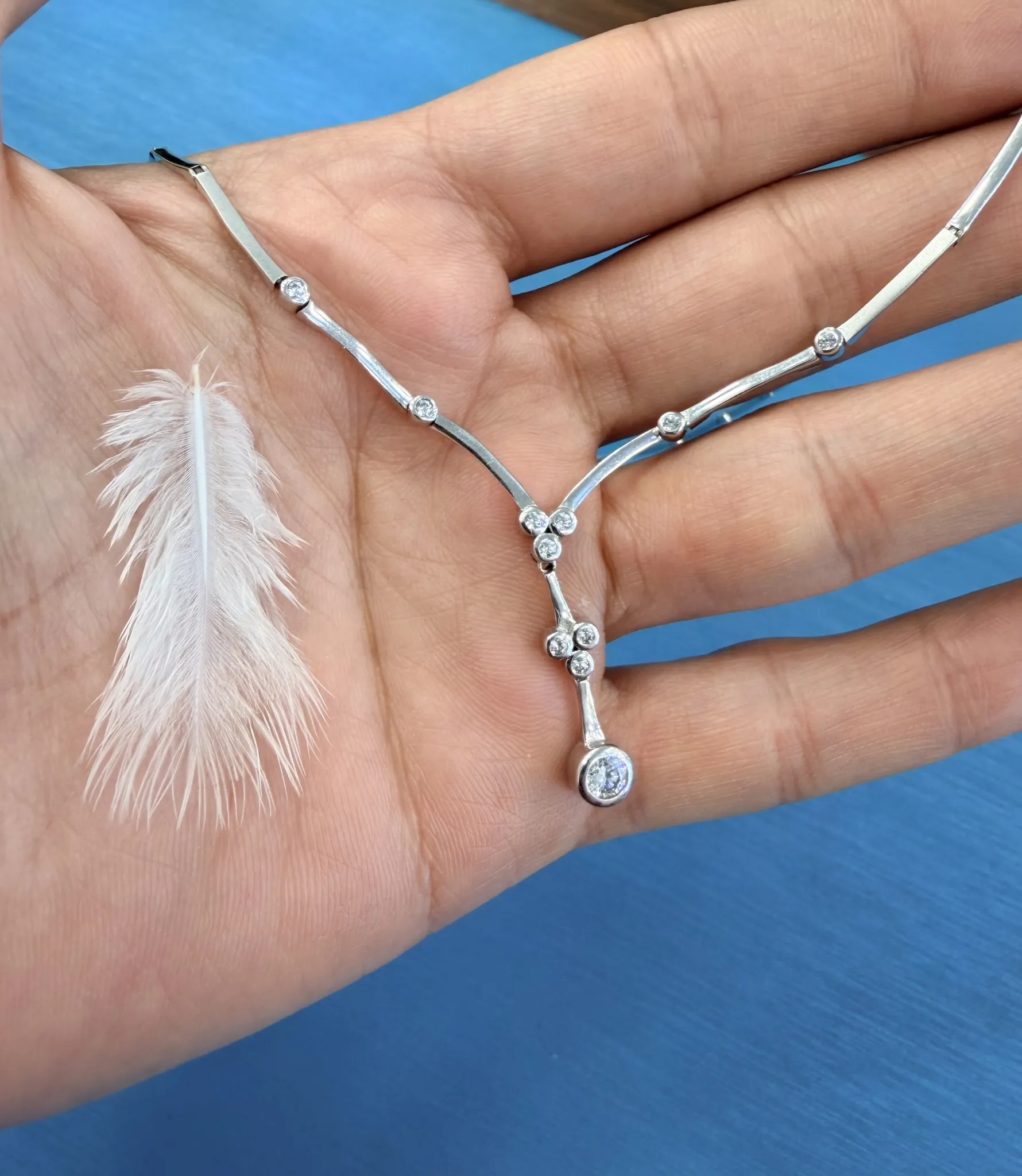 Beyaz Altın Taşlı Kolye